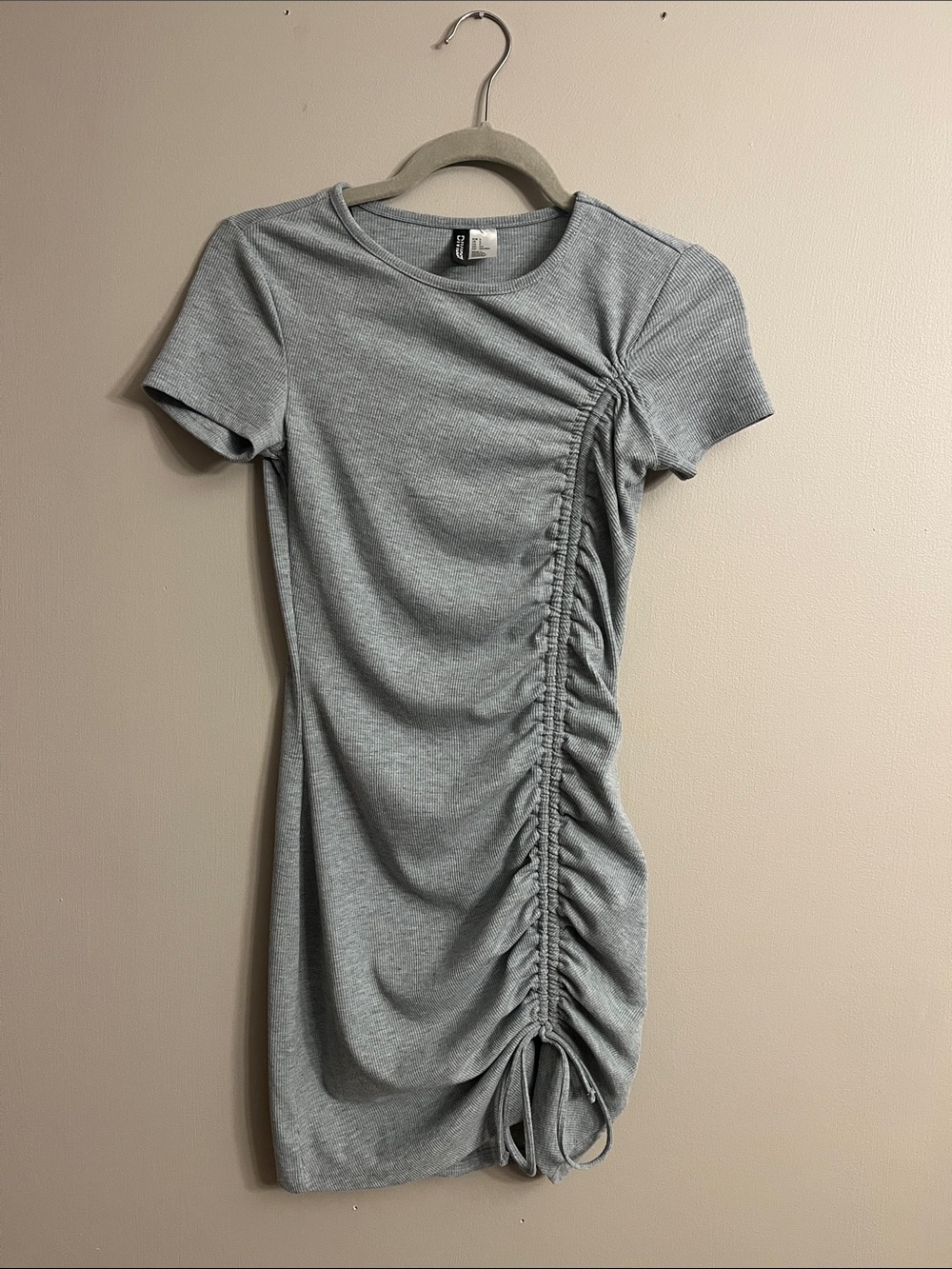 H&M Light Gray Side-Ruched Short Sleeve Mini Dress